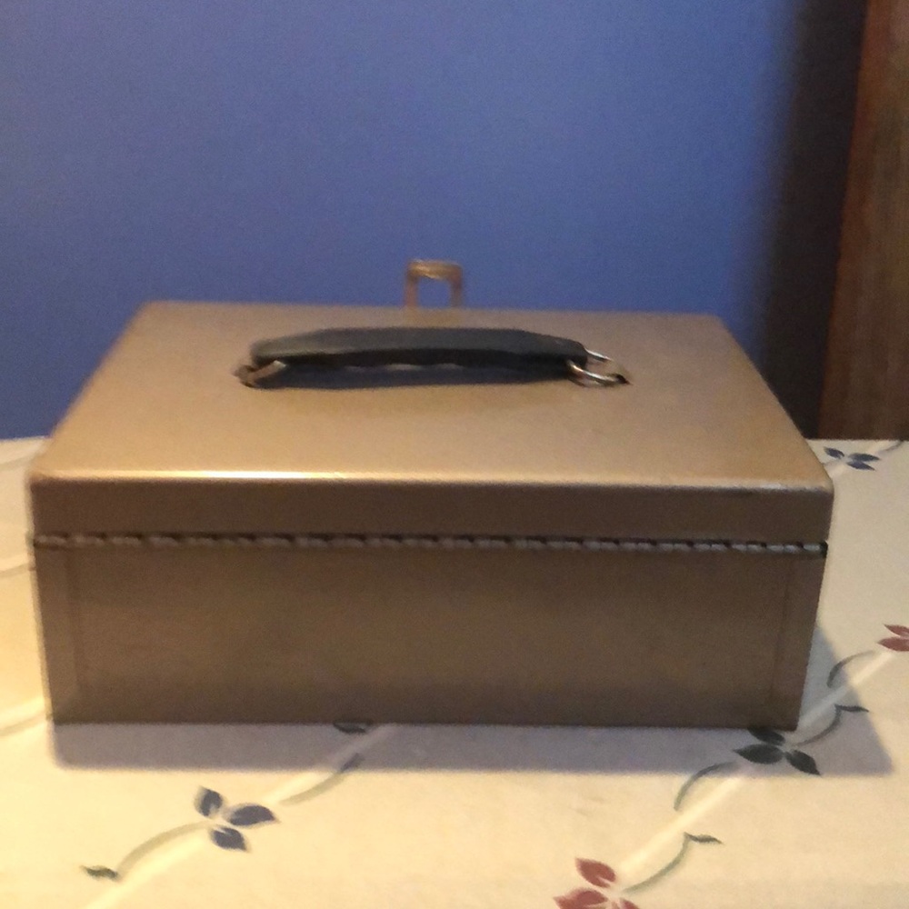 Petty Cash Box - Picture 5 of 6